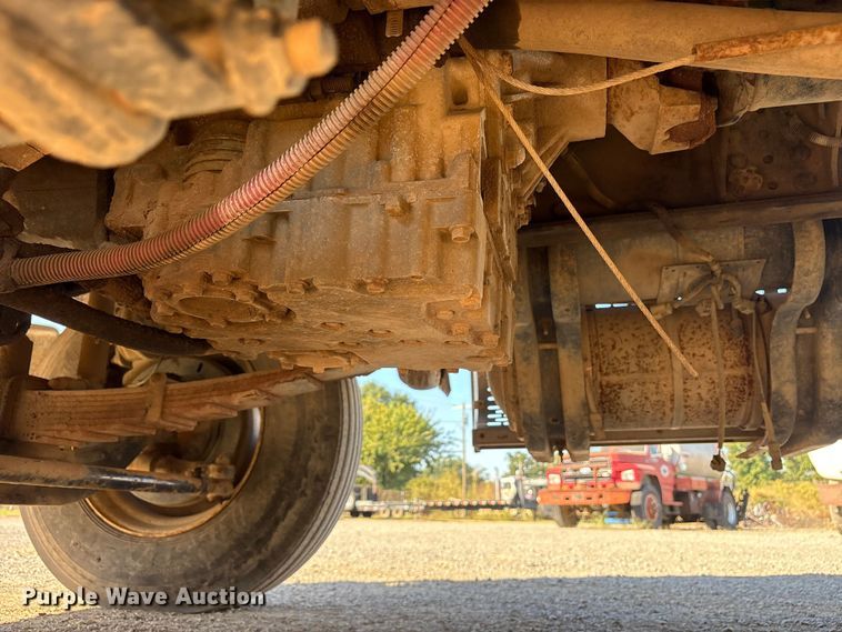 image for item ET7107 2009 Sterling L8500 dump truck