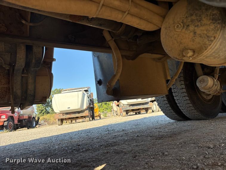 image for item ET7107 2009 Sterling L8500 dump truck