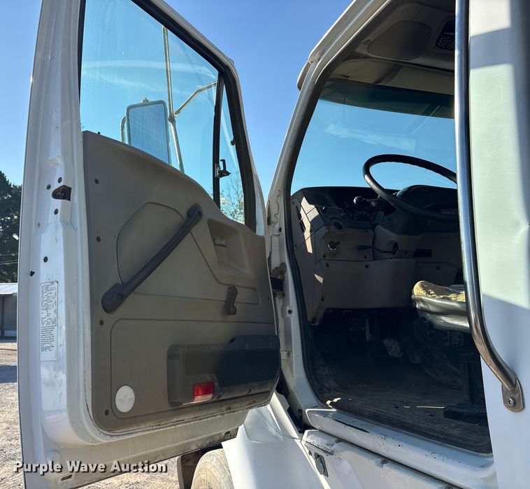 image for item ET7107 2009 Sterling L8500 dump truck