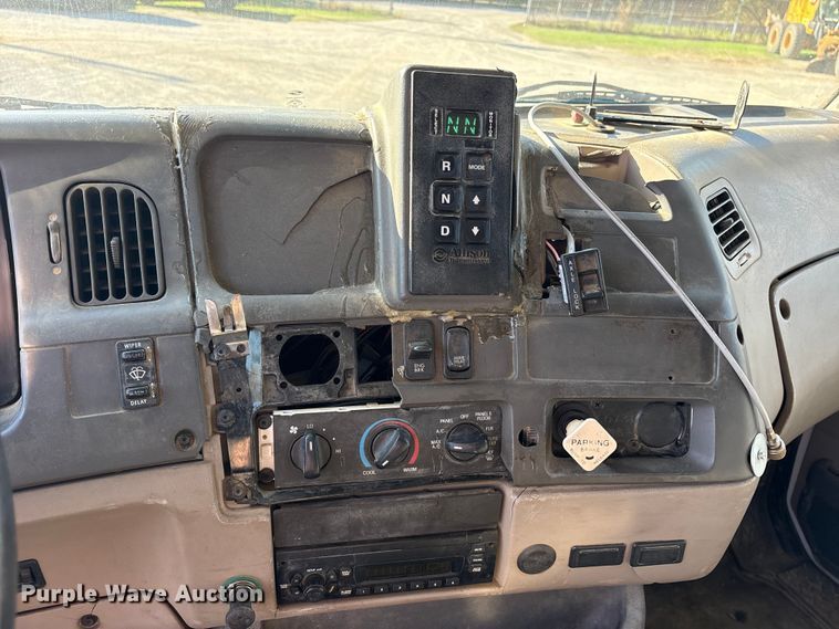 image for item ET7107 2009 Sterling L8500 dump truck