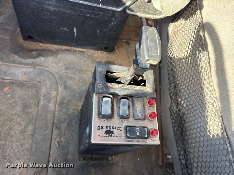 image for item ET7107 2009 Sterling L8500 dump truck