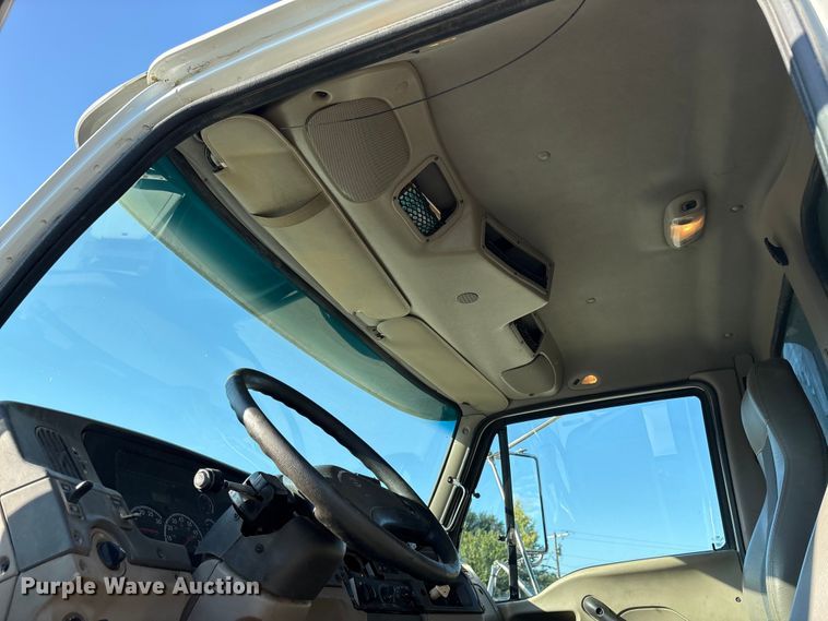 image for item ET7107 2009 Sterling L8500 dump truck