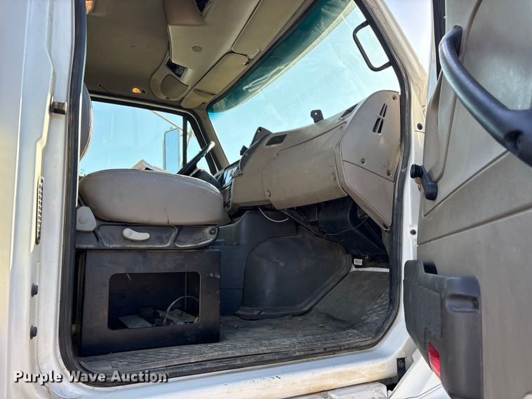 image for item ET7107 2009 Sterling L8500 dump truck