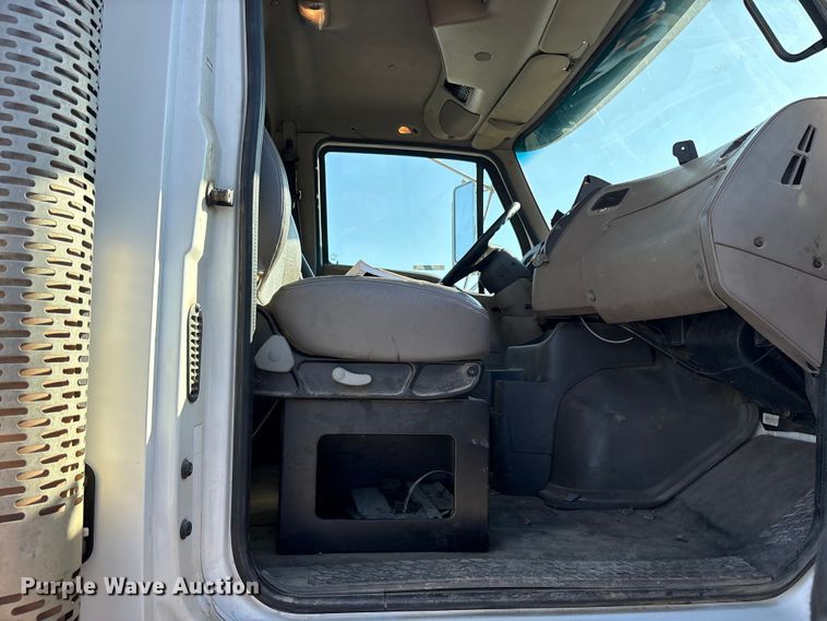 image for item ET7107 2009 Sterling L8500 dump truck