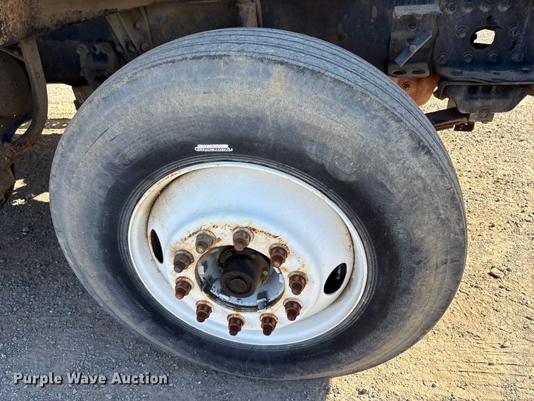 image for item ET7107 2009 Sterling L8500 dump truck