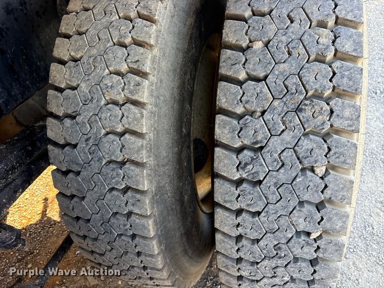 image for item ET7107 2009 Sterling L8500 dump truck