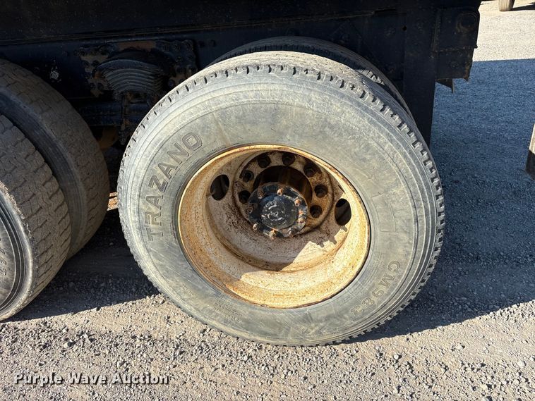 image for item ET7107 2009 Sterling L8500 dump truck