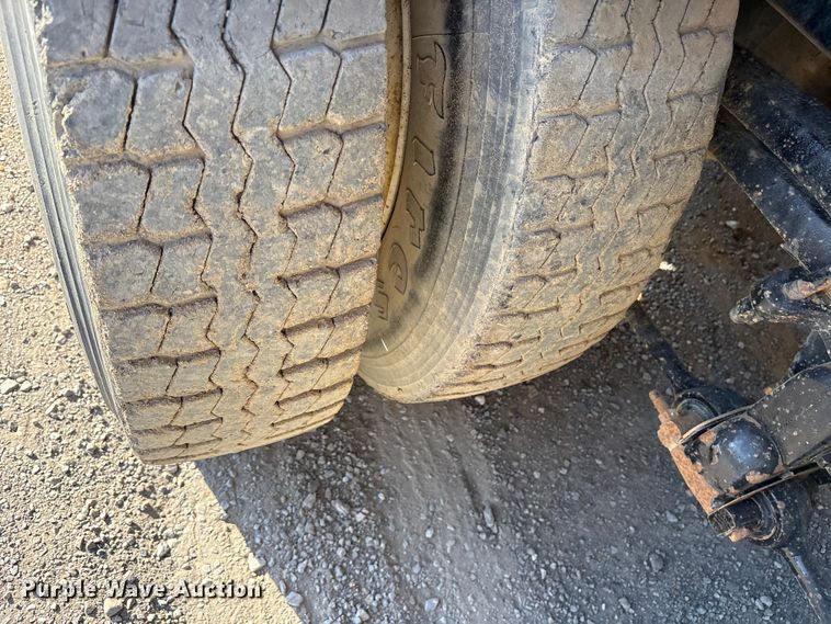 image for item ET7107 2009 Sterling L8500 dump truck