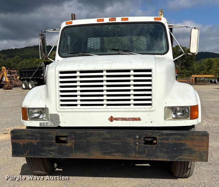 image for item ET7109 1990 International 4700 dump flatbed truck