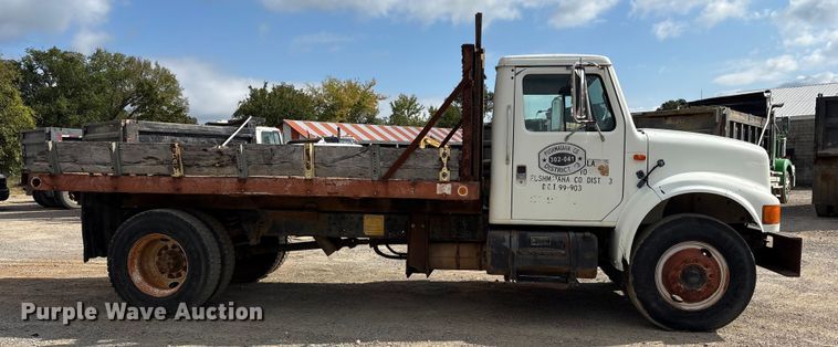 image for item ET7109 1990 International 4700 dump flatbed truck