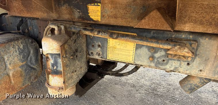 image for item ET7109 1990 International 4700 dump flatbed truck