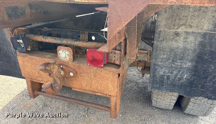 image for item ET7109 1990 International 4700 dump flatbed truck