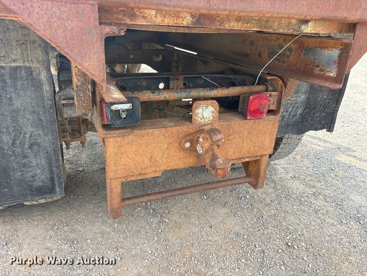 image for item ET7109 1990 International 4700 dump flatbed truck