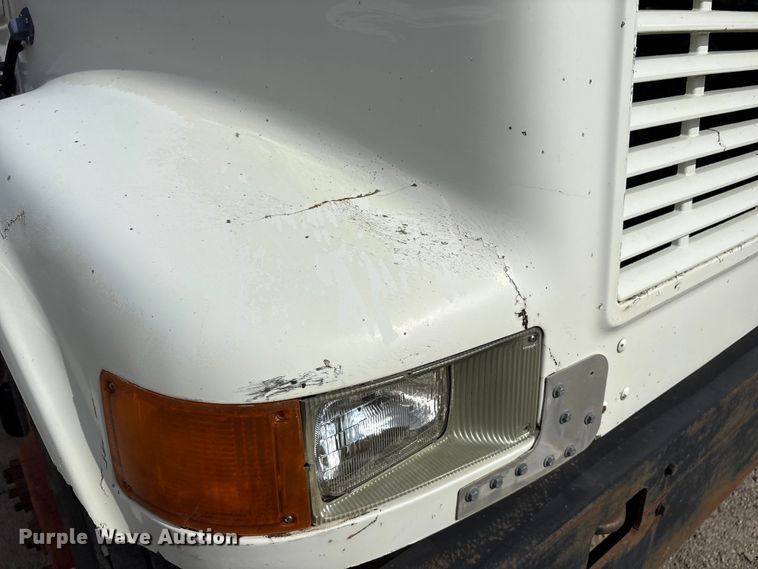 image for item ET7109 1990 International 4700 dump flatbed truck