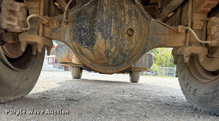 image for item ET7109 1990 International 4700 dump flatbed truck