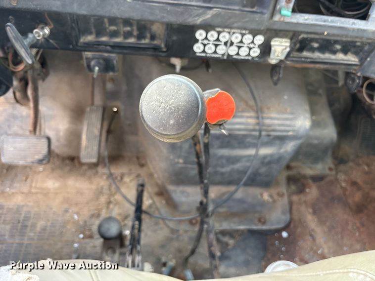 image for item ET7109 1990 International 4700 dump flatbed truck