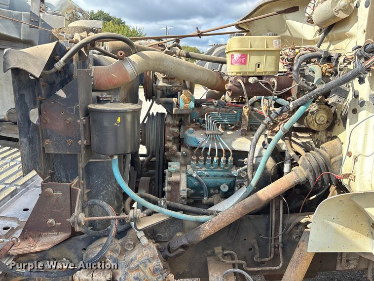 image for item ET7109 1990 International 4700 dump flatbed truck