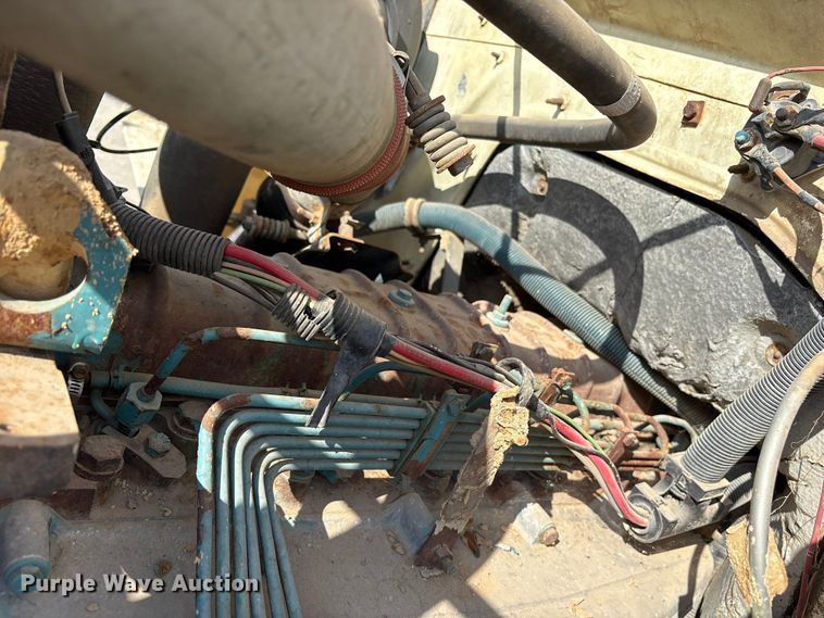 image for item ET7109 1990 International 4700 dump flatbed truck