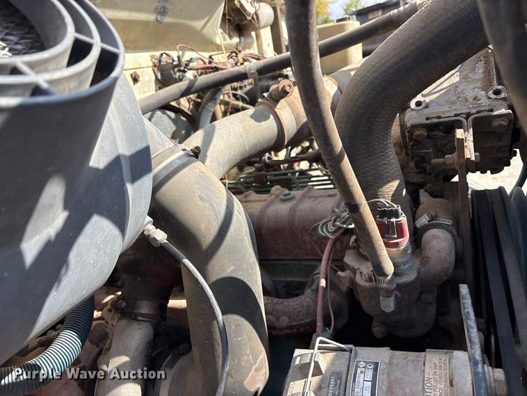 image for item ET7109 1990 International 4700 dump flatbed truck