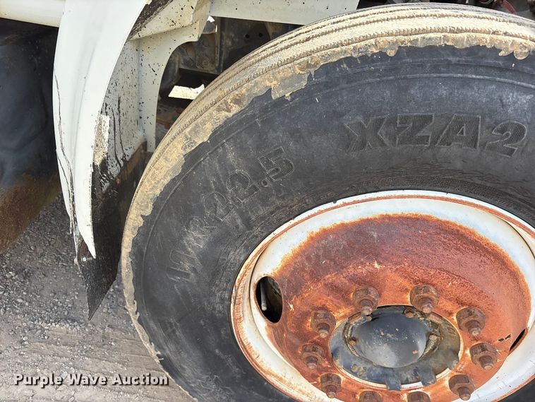 image for item ET7109 1990 International 4700 dump flatbed truck