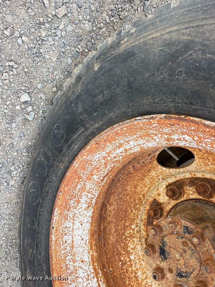 image for item ET7109 1990 International 4700 dump flatbed truck