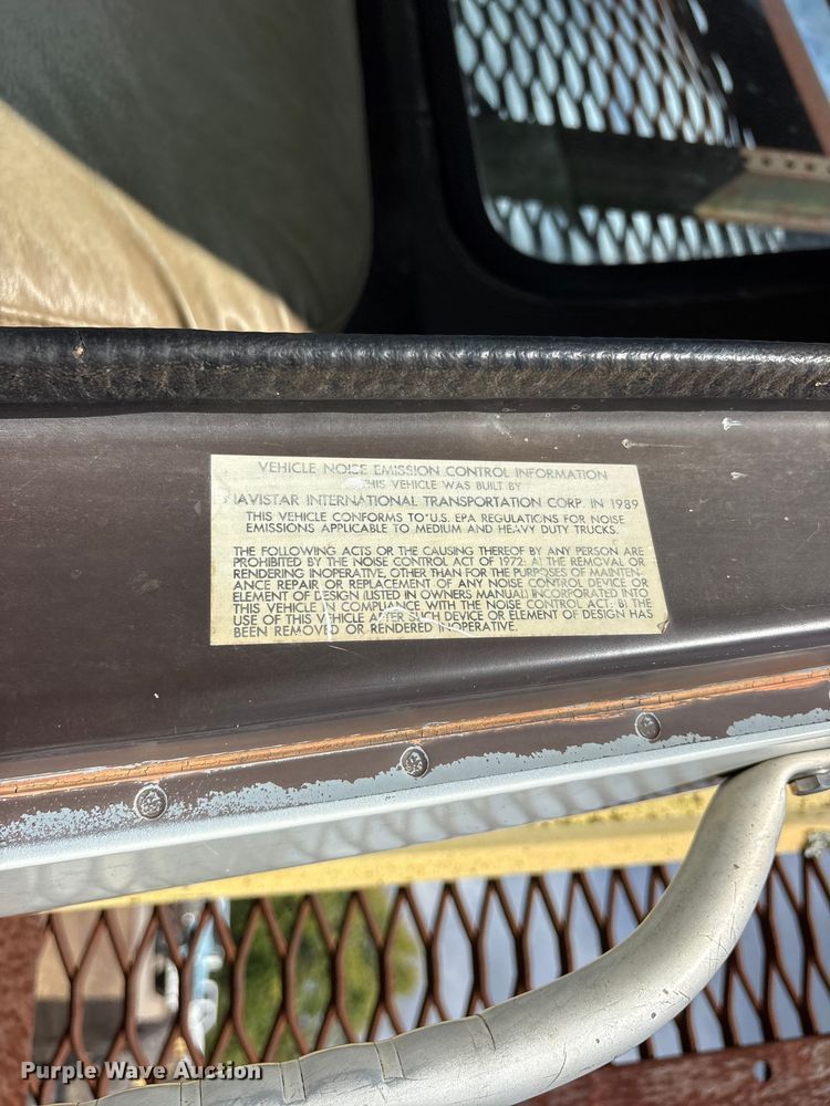 image for item ET7109 1990 International 4700 dump flatbed truck