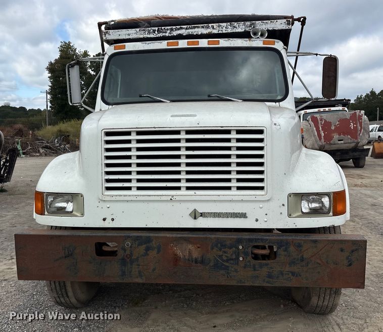 image for item ET7110 1992 International 4700 dump truck