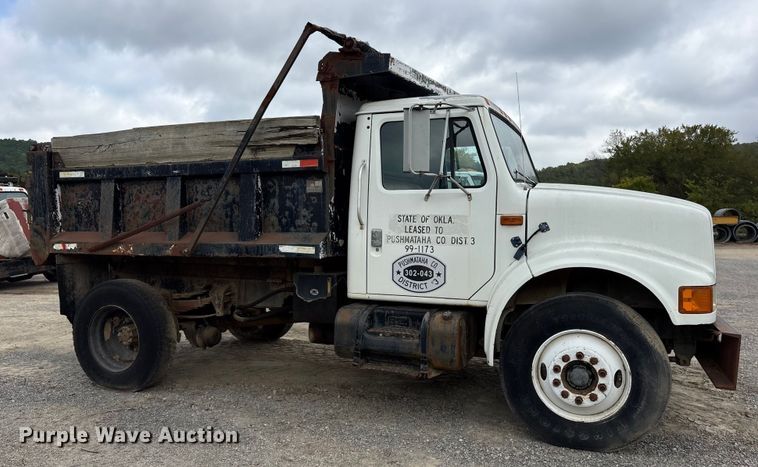 image for item ET7110 1992 International 4700 dump truck
