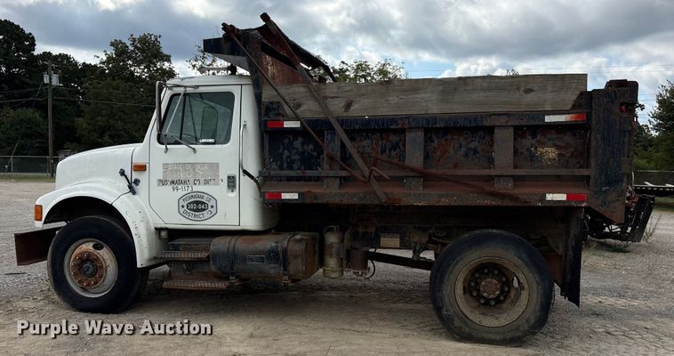 image for item ET7110 1992 International 4700 dump truck