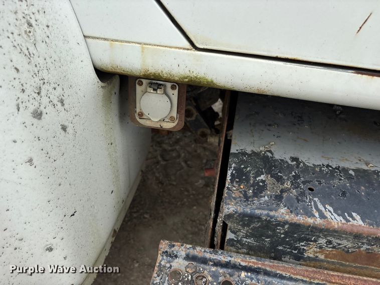 image for item ET7110 1992 International 4700 dump truck