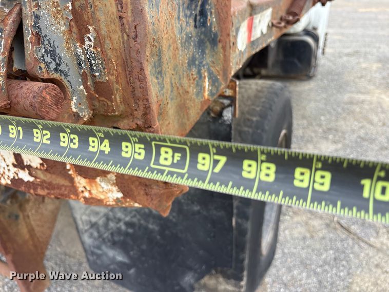 image for item ET7110 1992 International 4700 dump truck