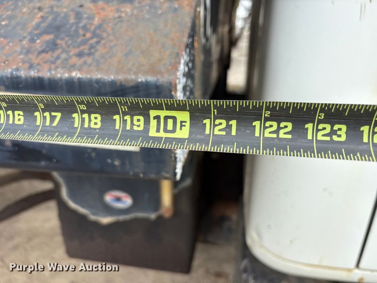 image for item ET7110 1992 International 4700 dump truck