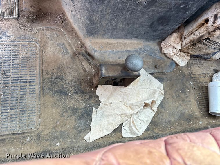 image for item ET7110 1992 International 4700 dump truck