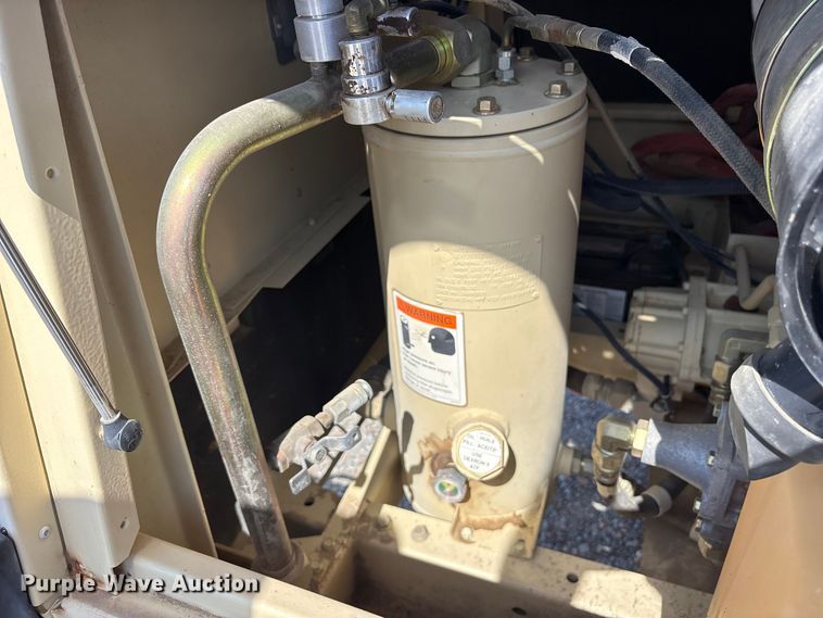 image for item ET7111 1998 Ingersoll Rand P100WJD air compressor