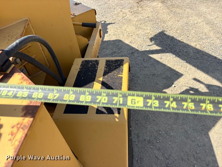 image for item ET7112 2001 Vermeer BC1230A wood chipper