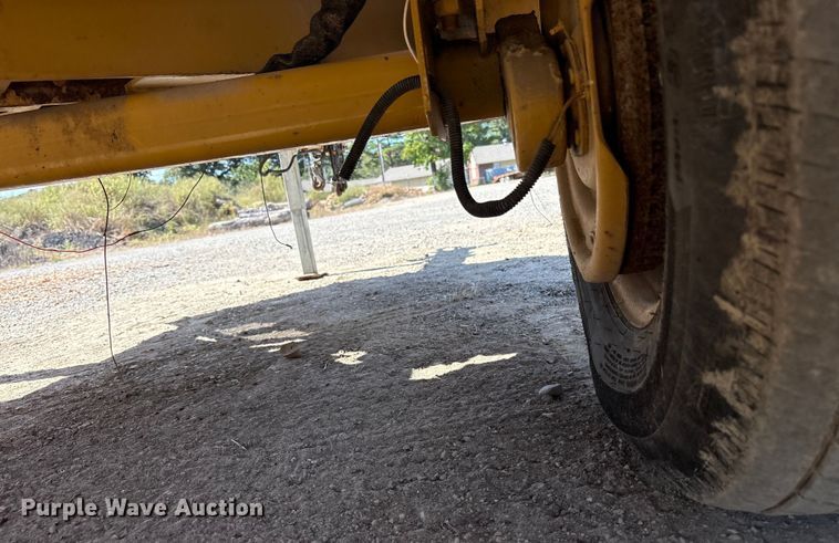 image for item ET7112 2001 Vermeer BC1230A wood chipper