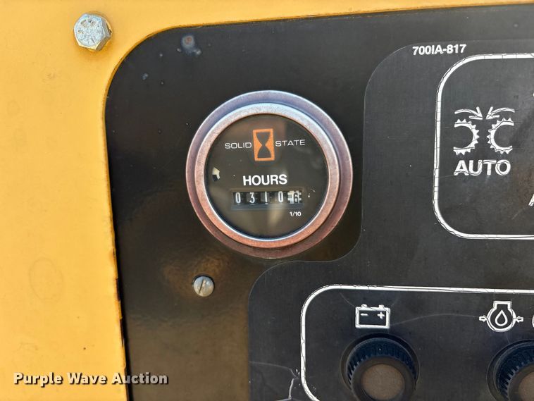 image for item ET7112 2001 Vermeer BC1230A wood chipper