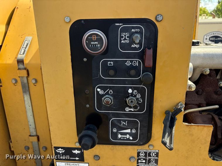 image for item ET7112 2001 Vermeer BC1230A wood chipper