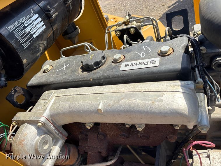 image for item ET7112 2001 Vermeer BC1230A wood chipper