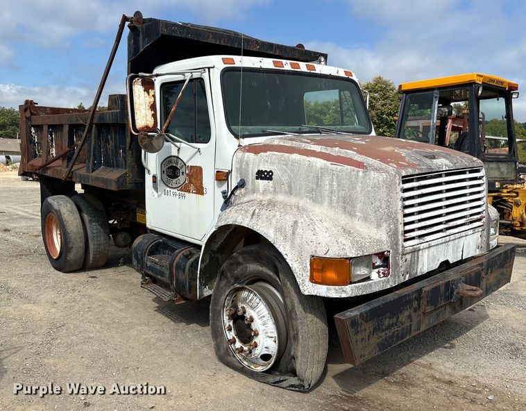image for item ET7113 1990 International 4700 dump truck