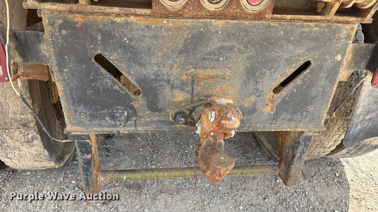 image for item ET7113 1990 International 4700 dump truck