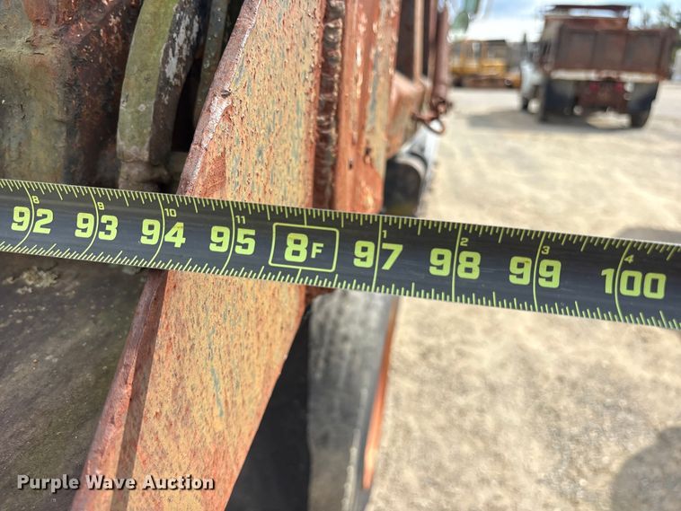 image for item ET7113 1990 International 4700 dump truck