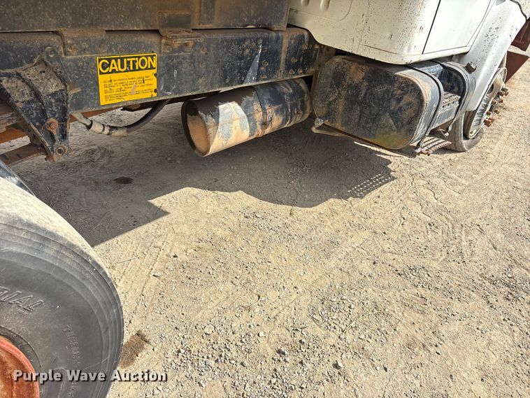 image for item ET7113 1990 International 4700 dump truck