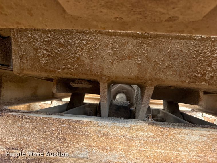 image for item ET7113 1990 International 4700 dump truck