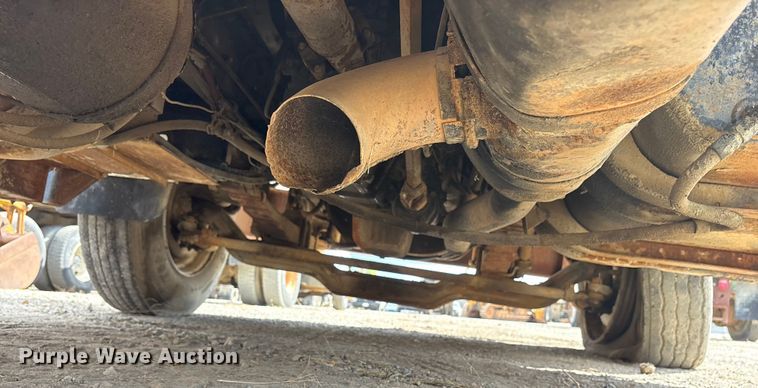 image for item ET7113 1990 International 4700 dump truck