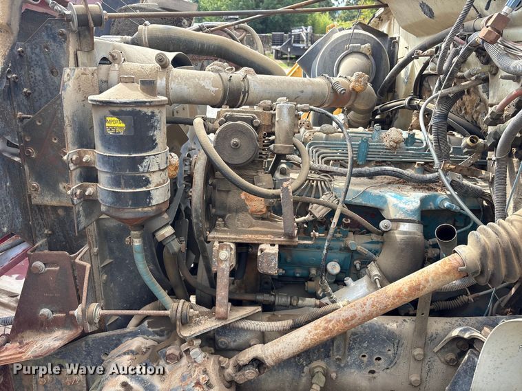 image for item ET7113 1990 International 4700 dump truck