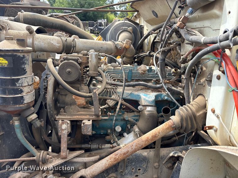 image for item ET7113 1990 International 4700 dump truck