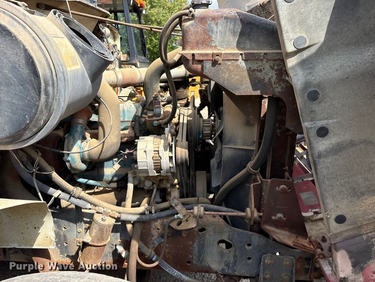 image for item ET7113 1990 International 4700 dump truck