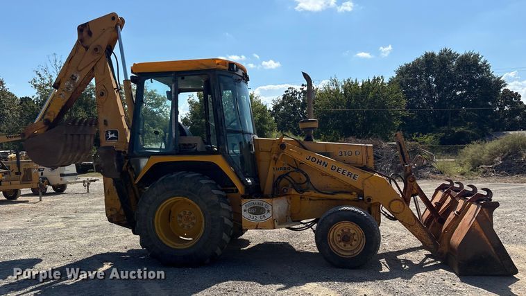 image for item ET7114 1992 John Deere 310D backhoe