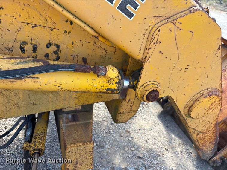 image for item ET7114 1992 John Deere 310D backhoe